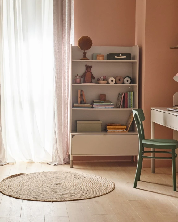 regal harmony w pokoju nastolatki