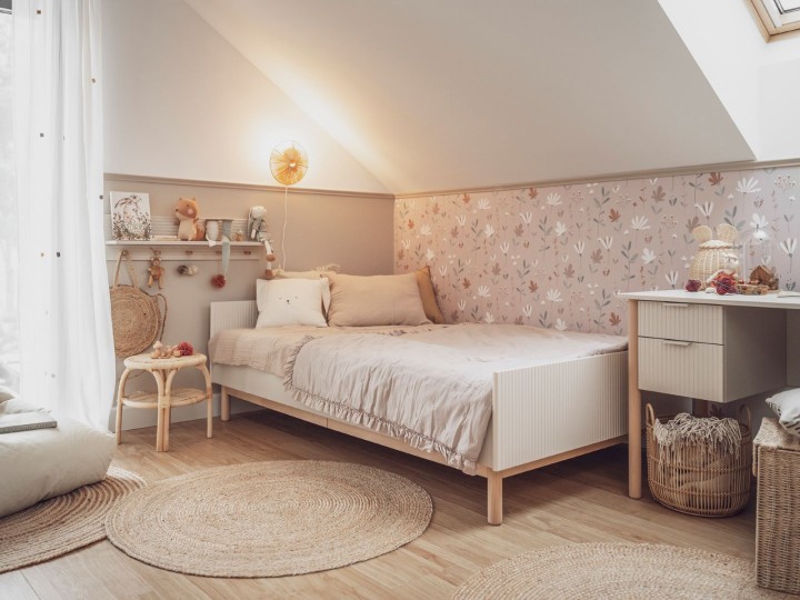 Łóżko Miloo szampański 120x200 w pokoju młodzieżowym