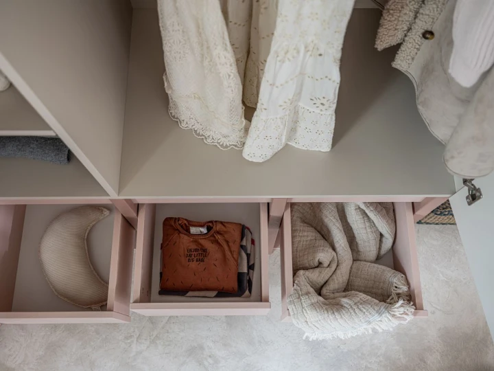 Pojemne szuflady szafy dla dziewczynki Tweens róż