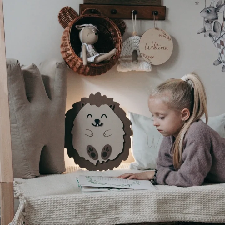 lampka LED jeż – dekoracyjne oświetlenie do pokoju dziewczynki