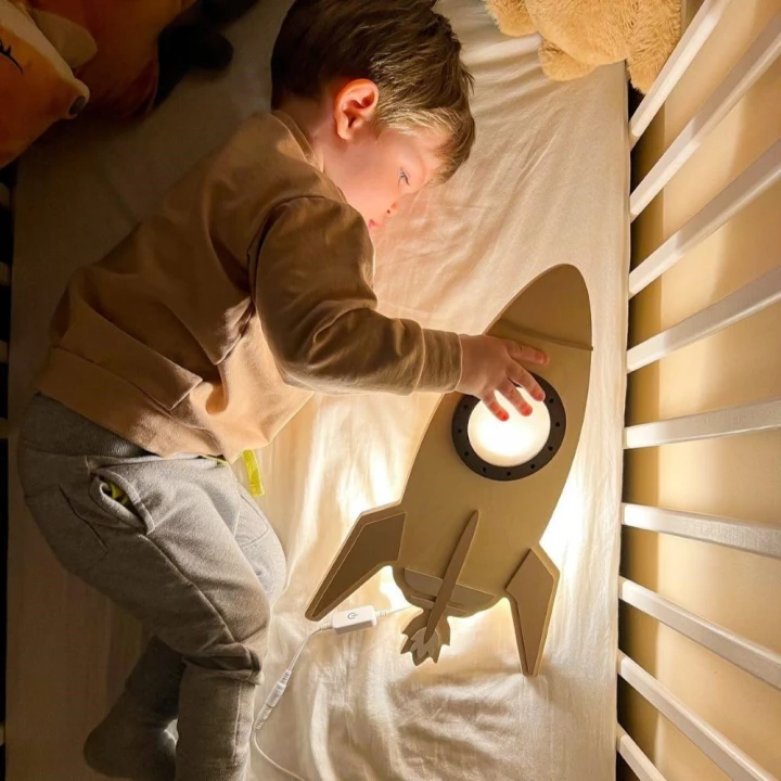 lampka LED w kształcie rakiety – kosmiczne oświetlenie dziecięcego pokoju