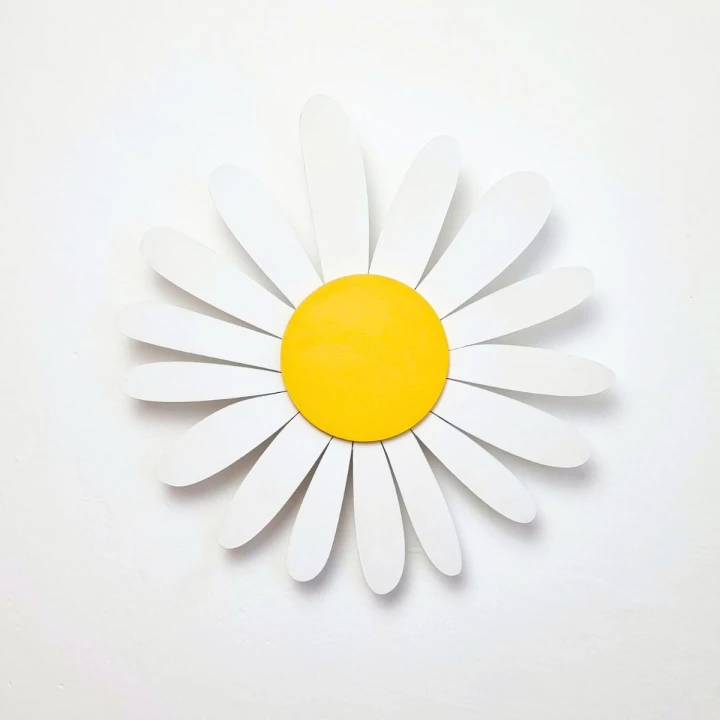 drewniana lampka LED stokrotka do pokoju dziecka