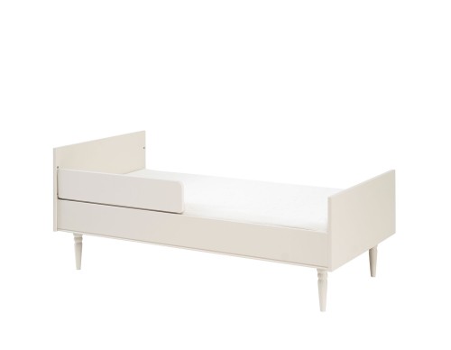 Łóżeczko Petite 140×70 przekształcone w tapczanik dla starszego dziecka