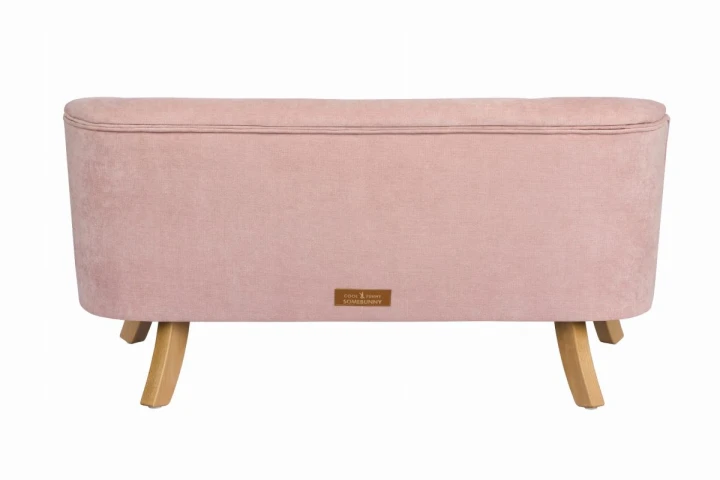 Stylowa sofa dziecięca z drewnianymi nogami