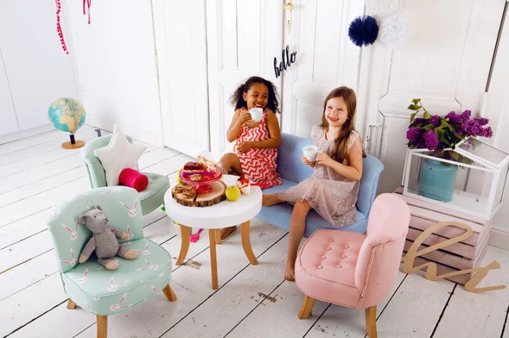 Sofa i fotele dla dzieci w pięknych pastelowych kolorach z darmową dostawą na mebelki24.com.pl