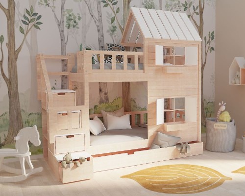 łóżko piętrowe domek ze schodkami w pokoju dziecięcym