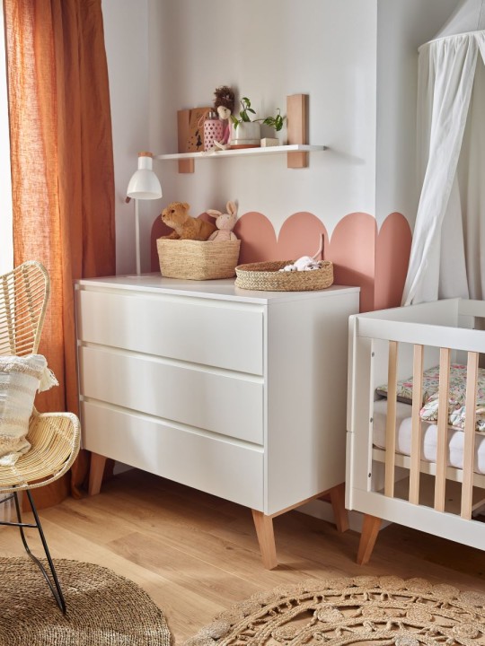 komoda do pokoju dziecka Swing biały z funkcją samodomyku