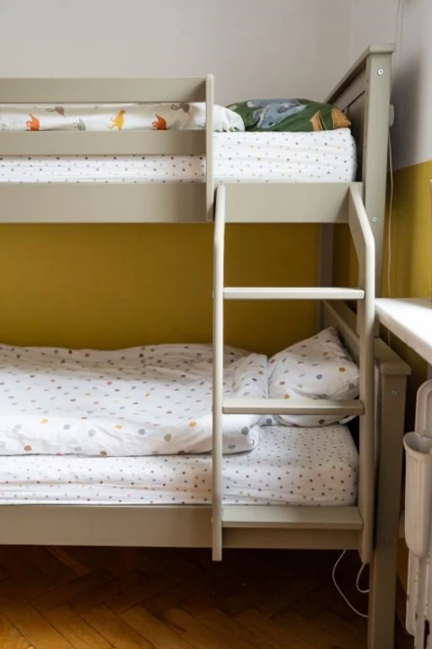 Bezpieczna drabinka w łóżku piętrowym Collet