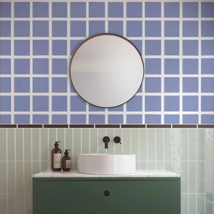 Tapeta - Linie i symetria - ekspresyjna biała krata na niebieskim tle