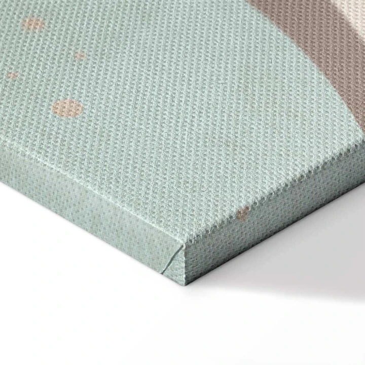 Obraz - Zachmurzone niebo nocą - Księżyce w brązowej i beżowej kolorystyce pośród chmur oraz licznych gwiazdek na jasnym tle