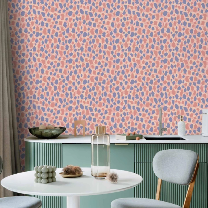 Tapeta - Deseń żyrafy - kolorowy wzór zwierzęcy w niebiesko-różowe plamki