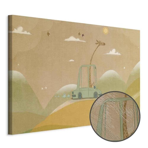 Obraz - Rozmarzona podróżniczka - wesoła żyrafa jadąca autem w słoneczny dzień