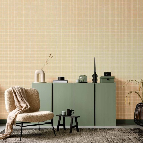 Tapeta - Falujące linie - kremowa kratka na szumiącym pastelowym tle