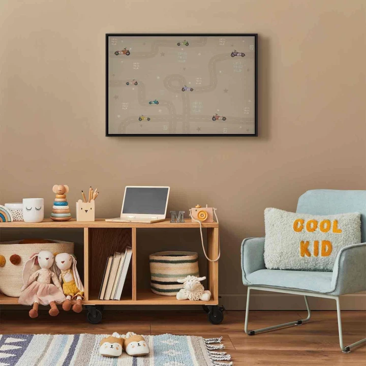 Obraz - Wyścig - kolorowe autka na drodze na beżowym tle z napisami