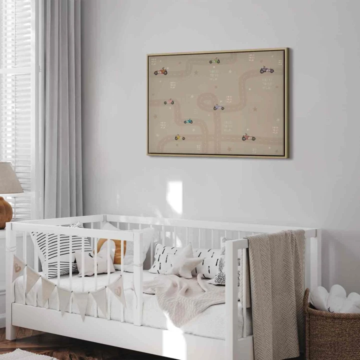 Obraz - Wyścig - kolorowe autka na drodze na beżowym tle z napisami