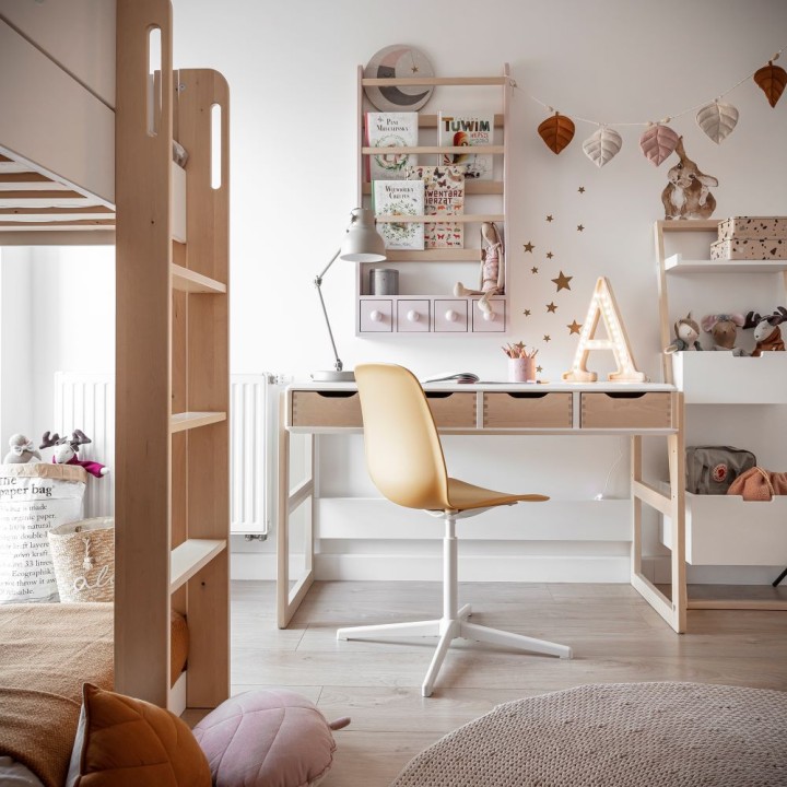 Nowoczesne biurko do pokoju dziecka Funflex z regulowaną wysokością blatu