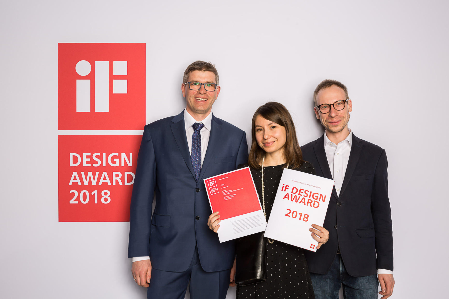 Wręczenie nagrody iF Design Award dla paneli akustycznych ehomuteboards – uznanie za połączenie innowacji, designu i funkcjonalności.